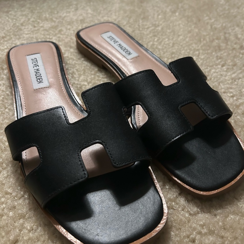 Steve Madden Black Leather H Sandals
         (Brand New Condition)